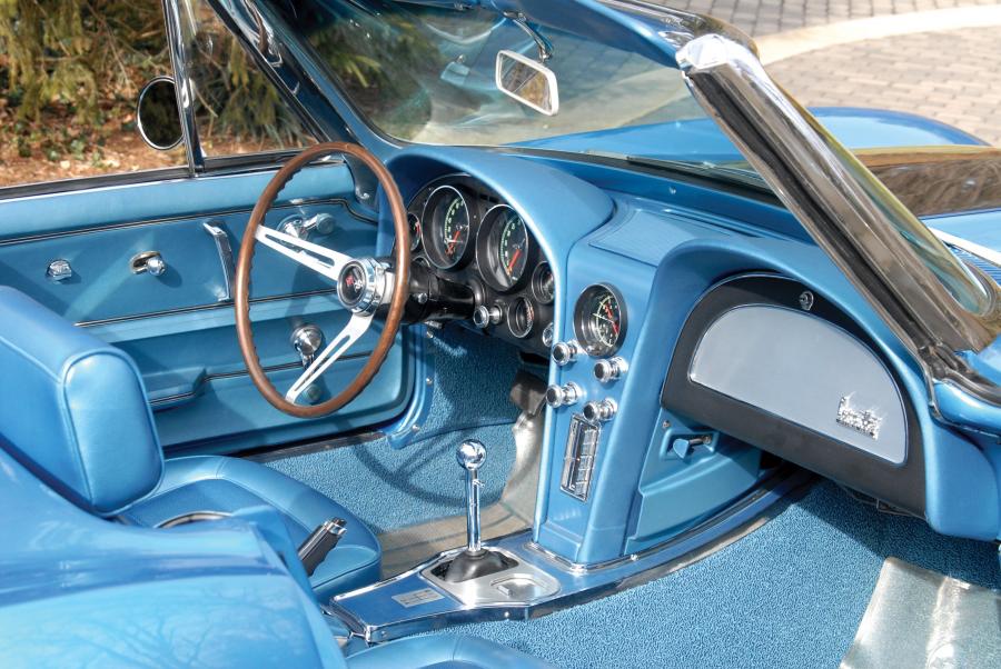  Chevrolet Corvette 427-435 Roadster 1967 года  (фото 25 из 28)